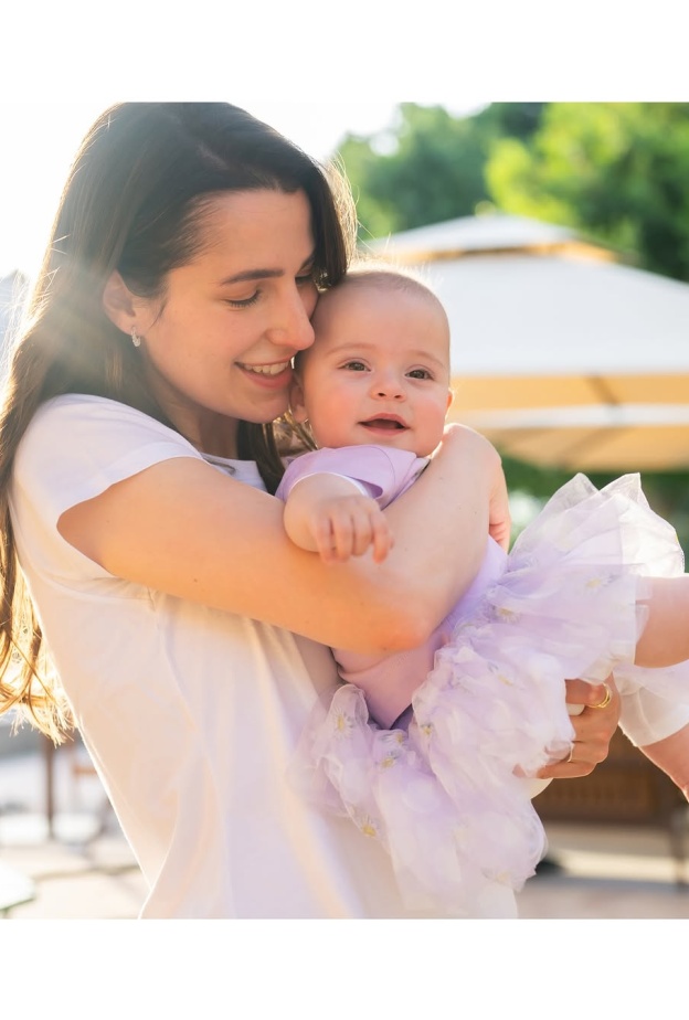 الأميرة رجوة مع الأميرة إيمان في عيد الأم