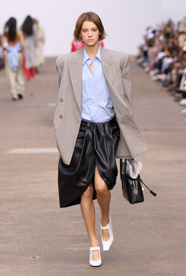 إطلالة من Stella McCartney