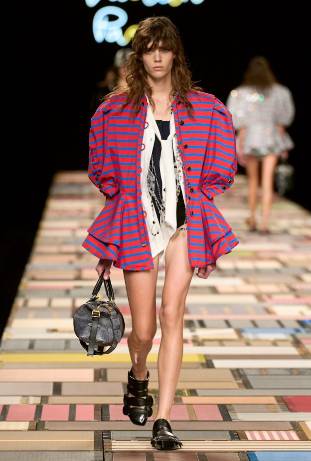 إطلالة من Louis Vuitton