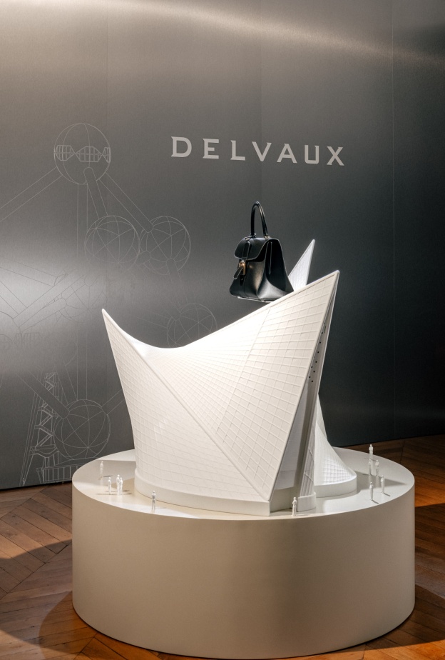 حقائب Delvaux