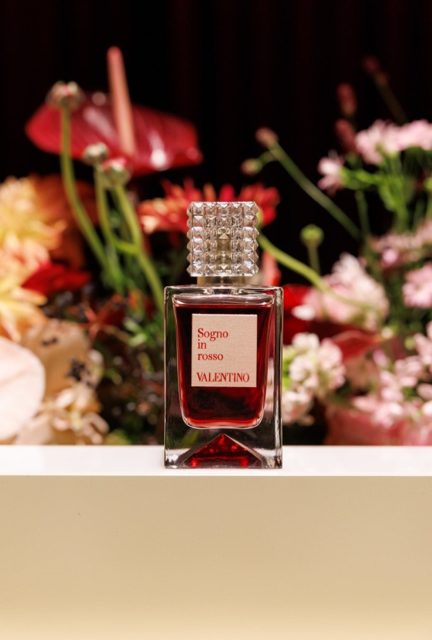 علامة VALENTINO BEAUTY تطلق مجموعة عطور ANATOMY OF DREAMS في دبي