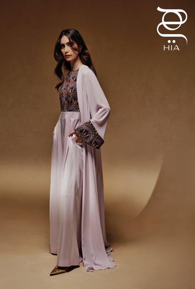 "حيث تلتقي الأنوثة بالقوّة"... جلسة تصويرية خاصة بـ"هي" ودار "ماروشيكا"