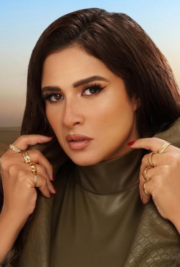 ياسمين عبد العزيز  نجمة مسلسل "وتقابل حبيب" تُلهمنا بإطلالاتها الجذابة وأسرار مكياجها