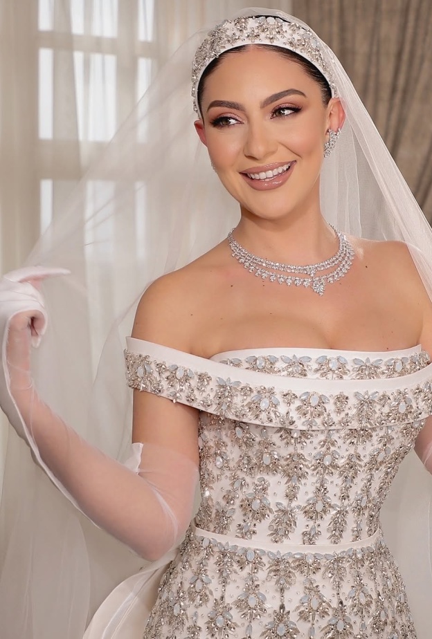 إشراقة لافتة لعروس 2025 بمكياج سامر خزامي
