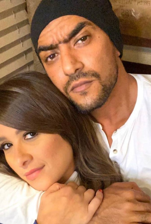 كيف بدأت المنافسة بين ياسمين عبد العزيز وأحمد العوضي