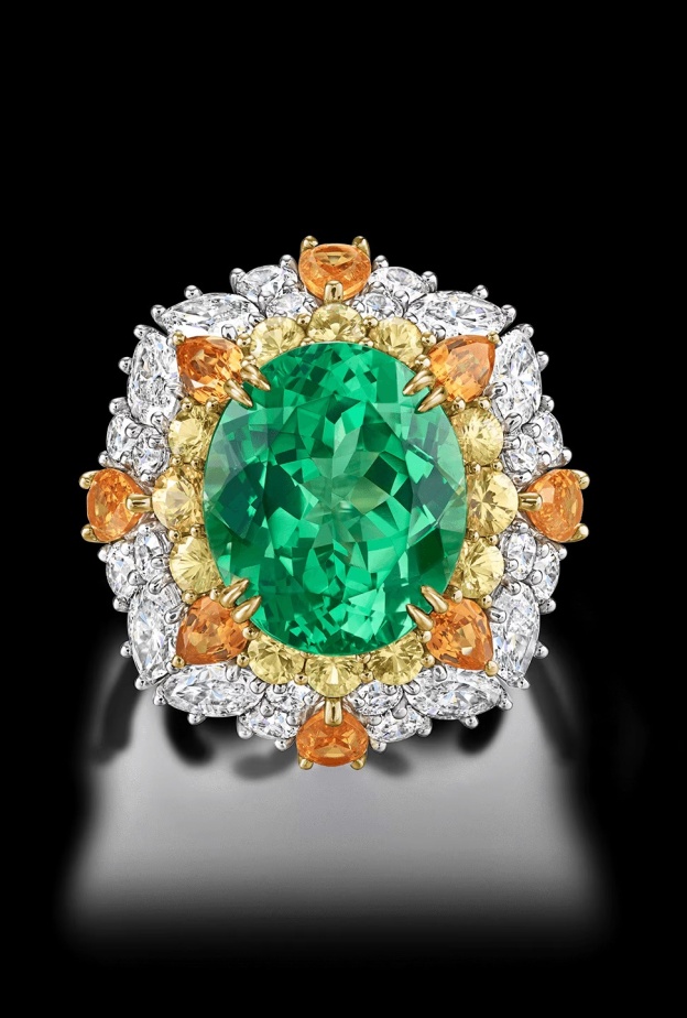 حجر التسافوريت في مجوهرات Harry Winston