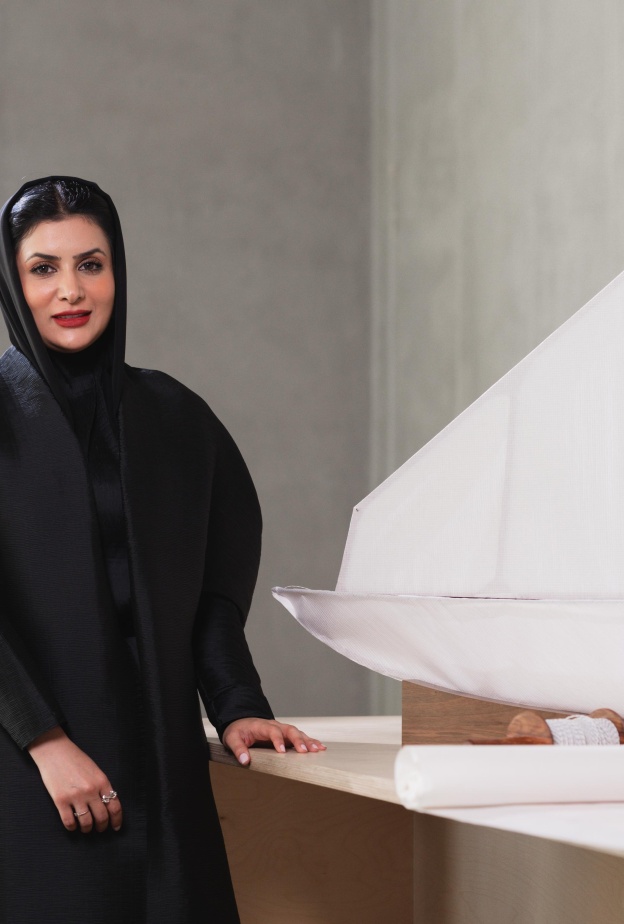 فان كليف أند آربلز وتشكيل.. عقدٌ من الإبداع يحتفى به في دبي - الصورة للفنانة هاجر الطنيجي