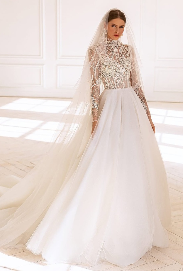 فستان مزخرف من La Soiree Bridal Boutique
