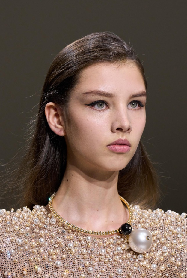 فوائد واضرار النشا للشعر وطرق استخدامه المختلفة