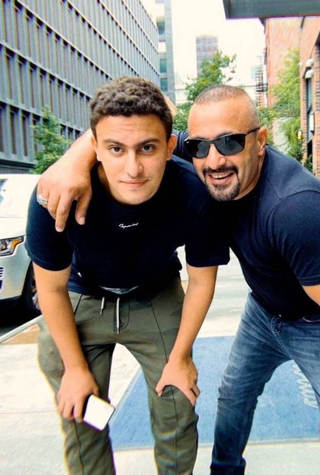 أحمد السقا وابنه