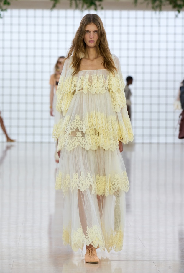 إطلالة من CHloe