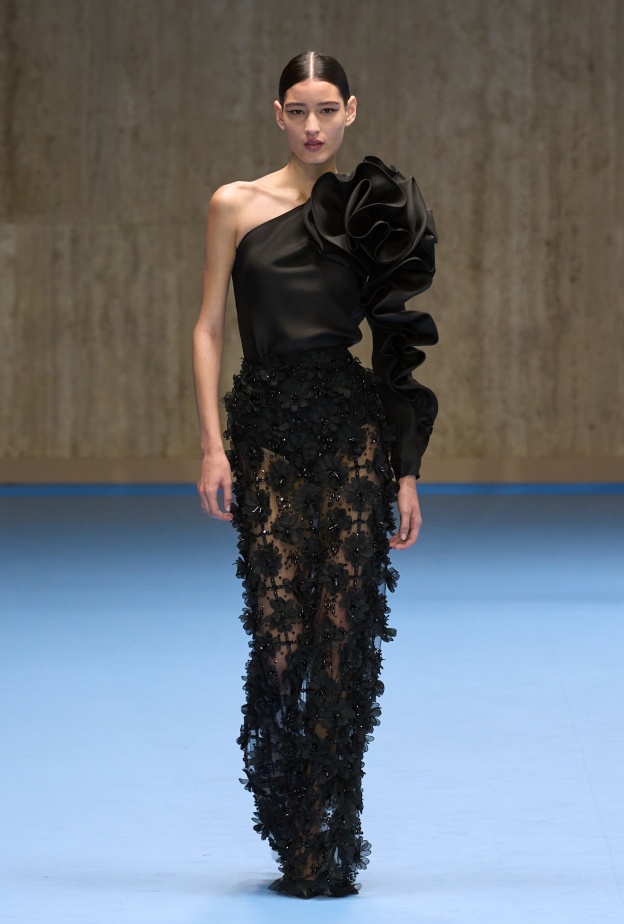 إطلالة من Carolina Herrera