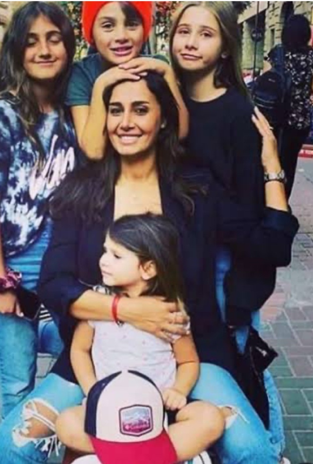 حلا شيحة وأبنائها