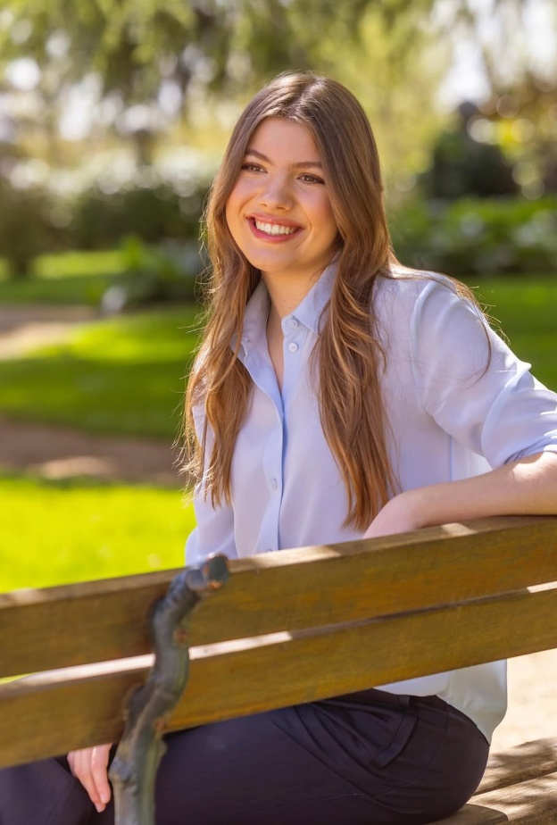 بصور جديدة الأميرة صوفيا تحتفل بعيد ميلادها الثامن عشر