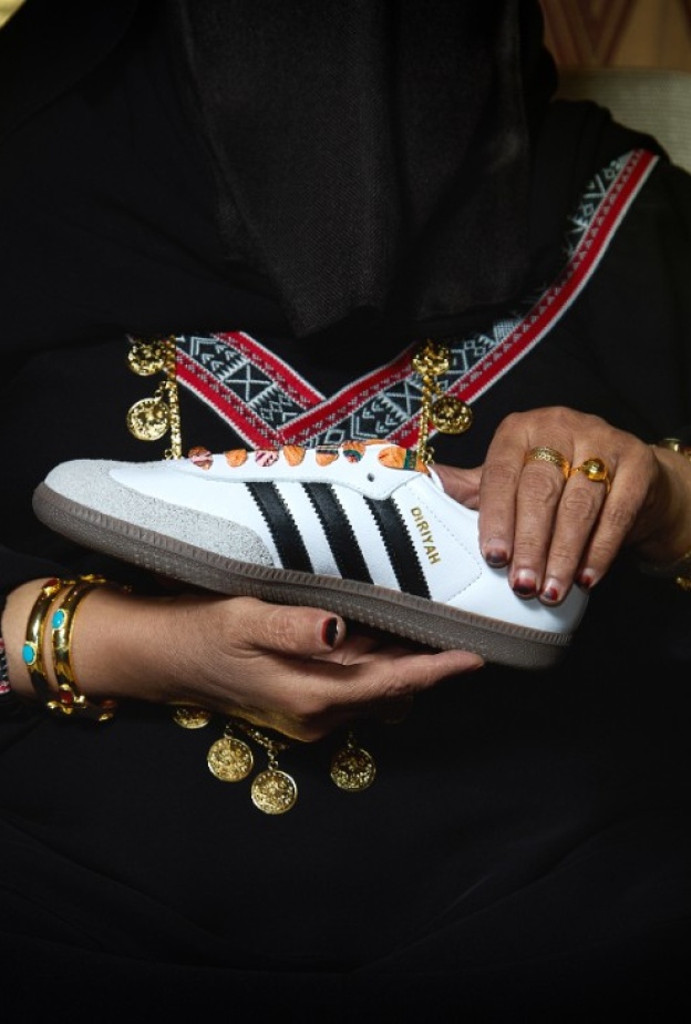 مجموعة Loomhood من Adidas