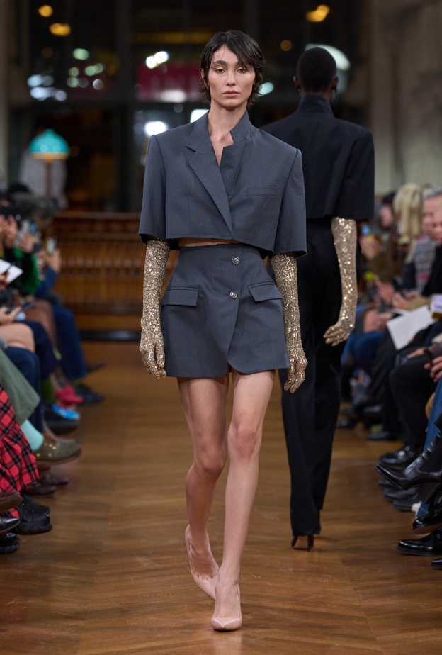 إطلالة من Lutz Huelle