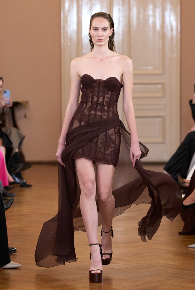 إطلالة من Ermanno Scervino