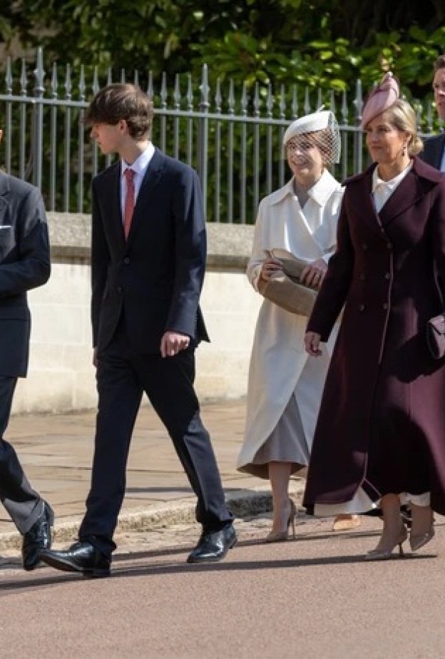 ظهور أنيق لأفراد العائلة المالكة مع ملكة وملكة بريطانيا