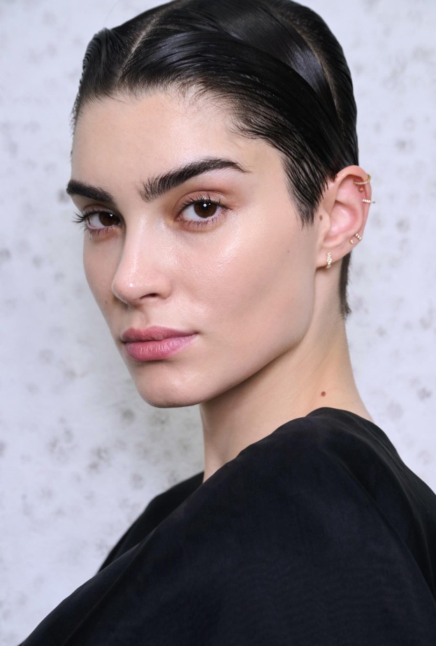 إعادة شكل الحواجب بالطرق الطبيعية بعد علاج سرطان الثدي