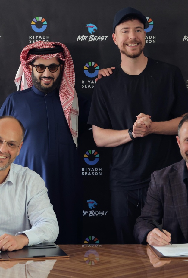 مستر بيست يشعل موسم الرياض 2025: تجارب ترفيهية ومغامرات عالمية