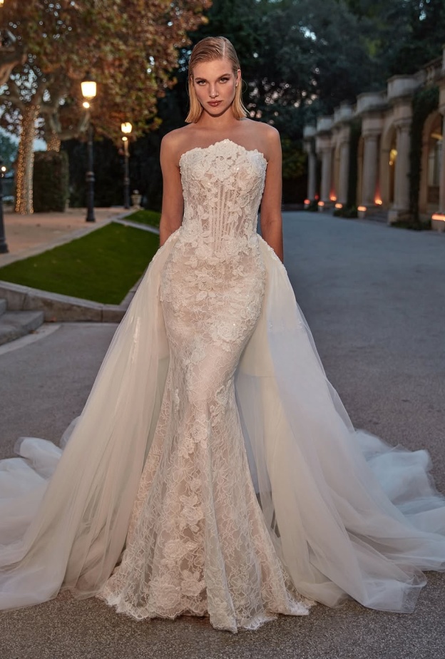 فستان زفاف دانتيل مع أوفرسكيرت ن  Pronovias دار