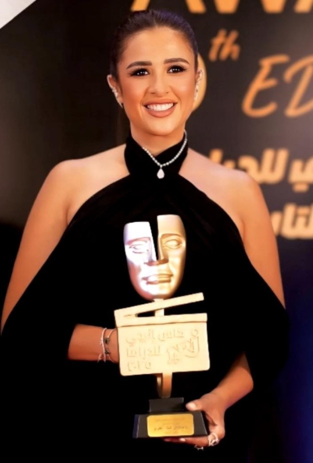 أجمل مجوهرات ياسمين عبد العزيز بعد تكريمها الأخير