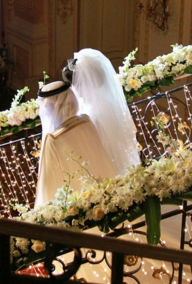 نجوم الخليج قدموا اغاني مميزة للعروس