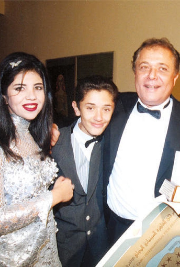 اسرة محمود عبد العزيز 