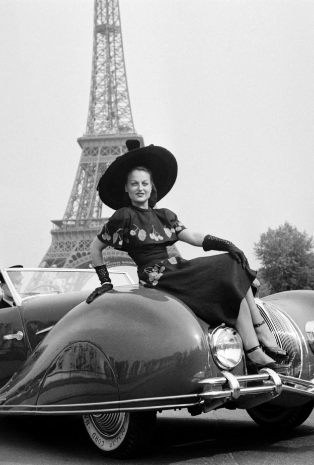 باريس عاصمة الموضة العالمية صورة تعود لعام 1948