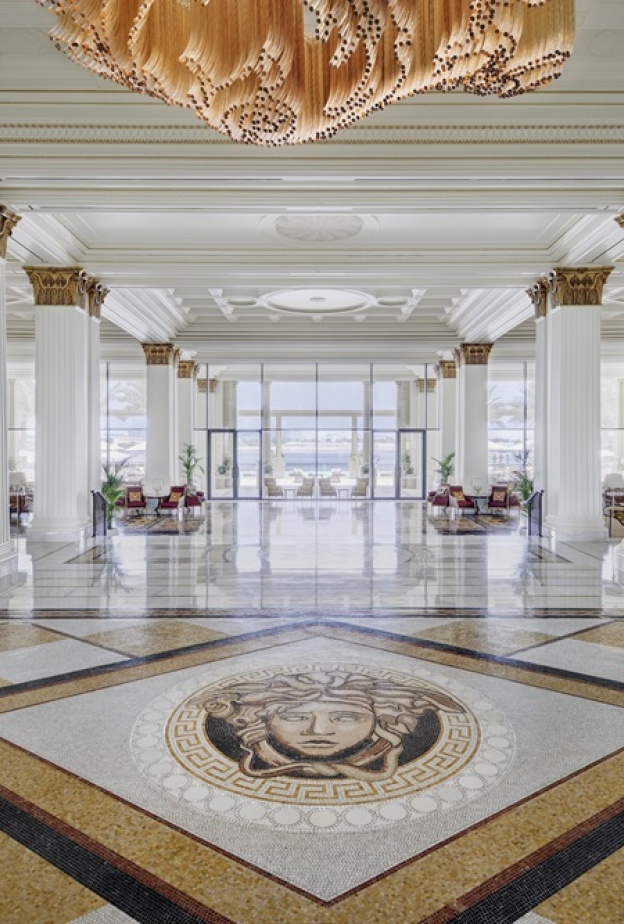  أقيموا في فندق بالاتزو ڤيرساتشي دبي وسافروا حول العالم.. تجربتان حصريتان لعطلات الصيف 