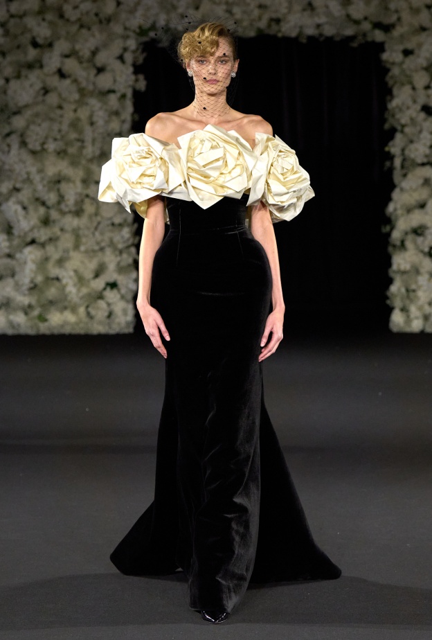 ورود ثلاثية الأبعاد تجسّد الرومانسية والجمال في تصاميم مبتكرة لربيع 2025