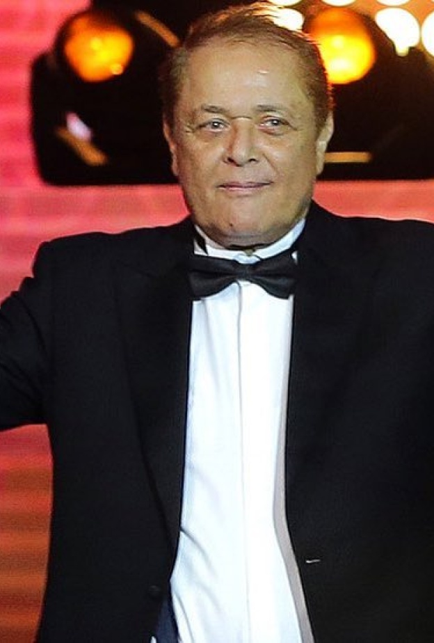 محمود عبدالعزيز