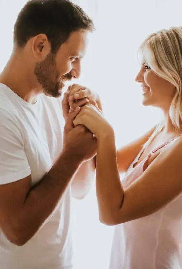 علامات وقوع رجل السرطان في الحب