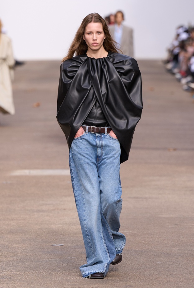 إطلالة من  Stella McCartney