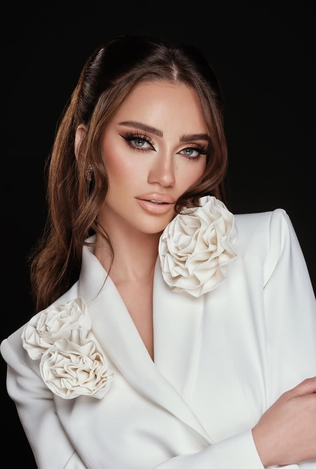 مكياج ترابي ناعم توقيع خبيرة التجميل كوليت اسكندر - Copy