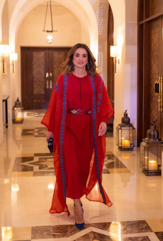 الملكة رانيا صاحبة أناقة ملكية تُلهم عائلتها فن اختيار المجوهرات