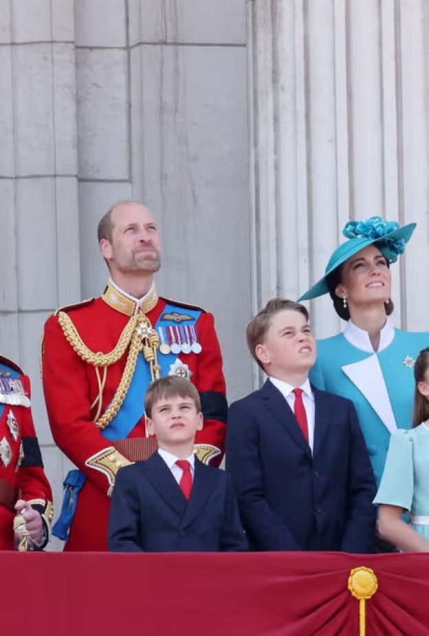 أطفال ويلز يتألقون ولويس يواصل كسر القواعد