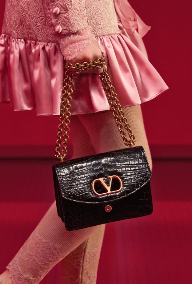 حقيبة " فاين" من فالنتينو غارافاني