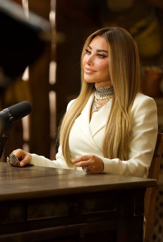 الفنانة نجوى كرم