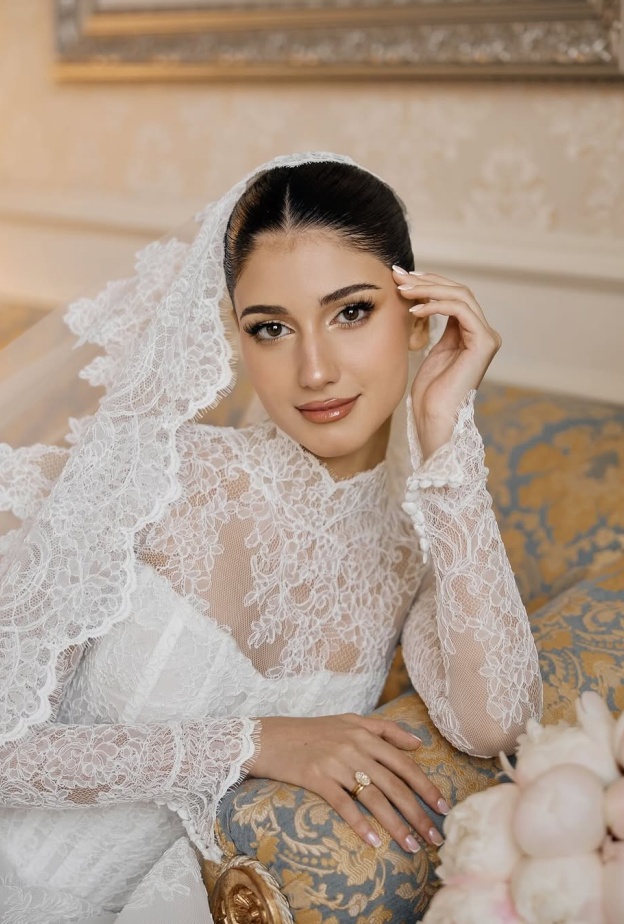 من المكياج إلى الطرحة.. أسرار جمالية وراء سحر إطلالة شيرين بيوتي