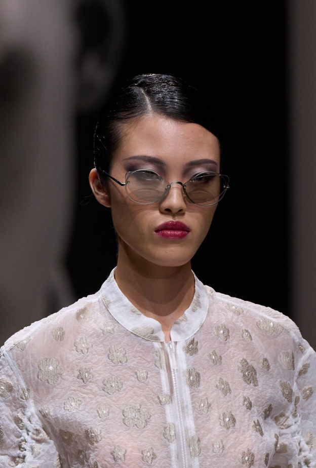 نظارات شمسية دائرية من Emporio Armani 