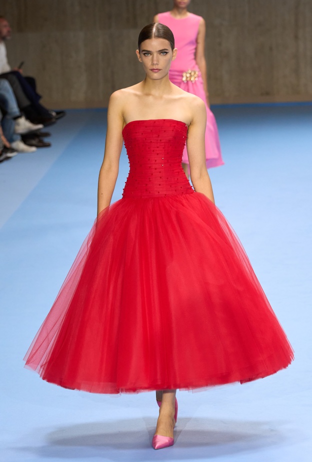 إطلالة من Carolina Herrera