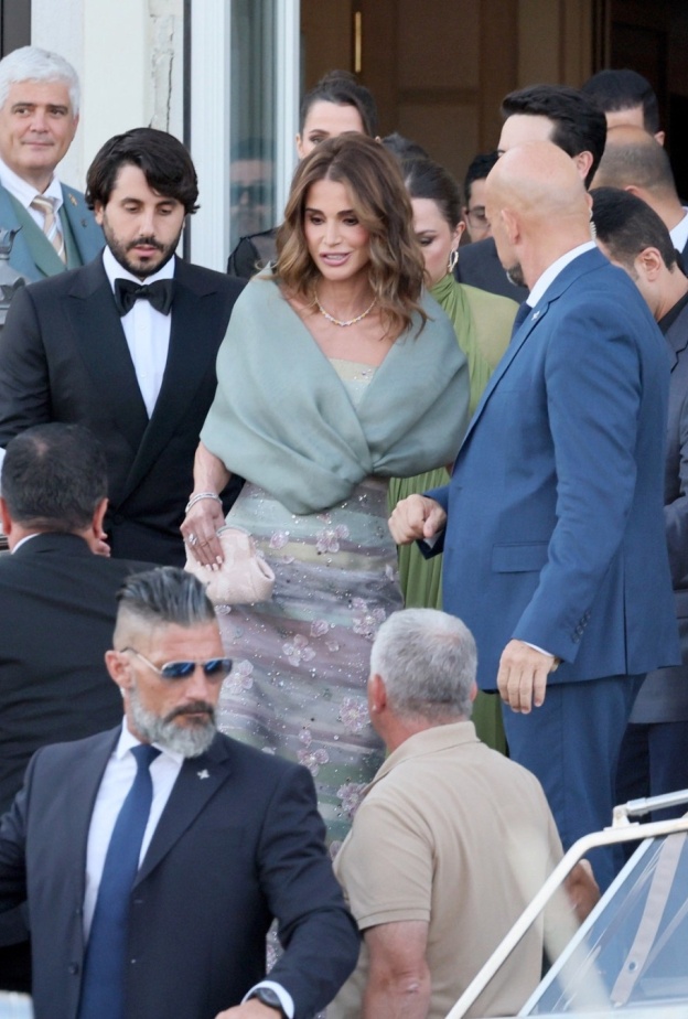 اطلالة الملكة رانيا