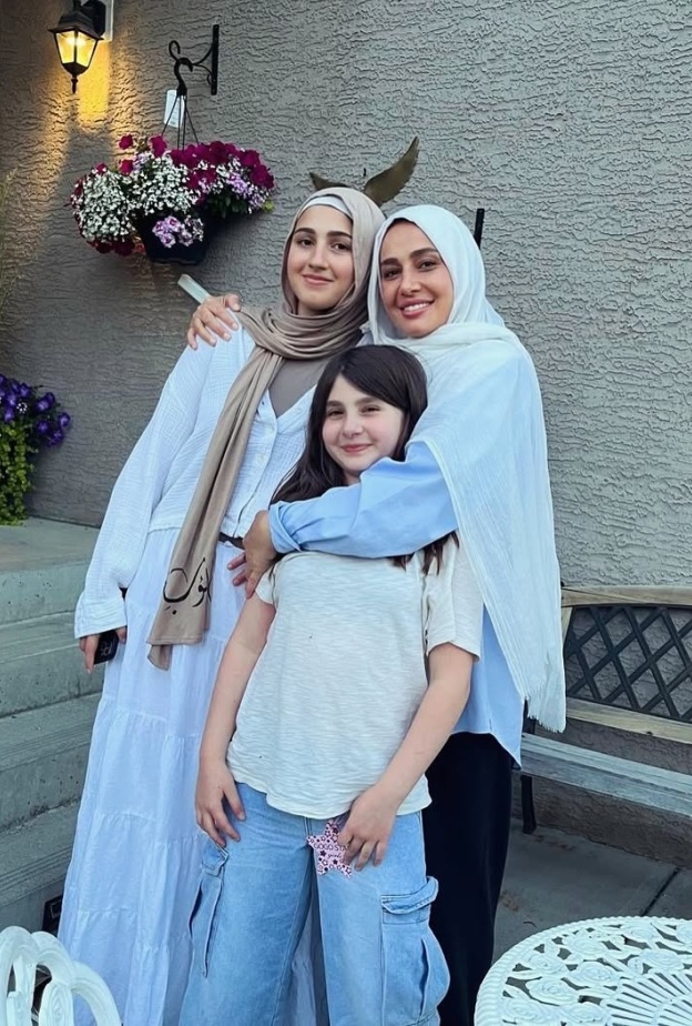 بظهور جديد مع بناتها.. هكذا  احتفلت حلا شيحة بنجاحها الاستثنائي على اليوتيوب