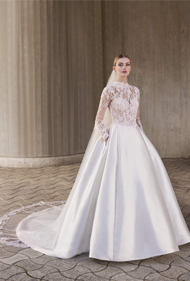 فستان زفاف بقماش الميكادو من  Pronovias