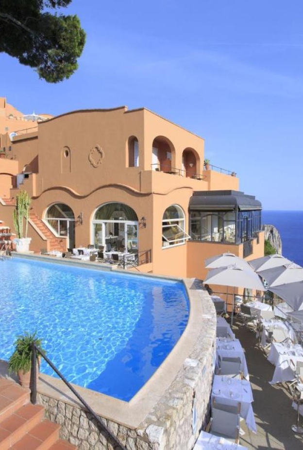 فندق بونتا تراجارا Hotel Punta Tragara، كابري
