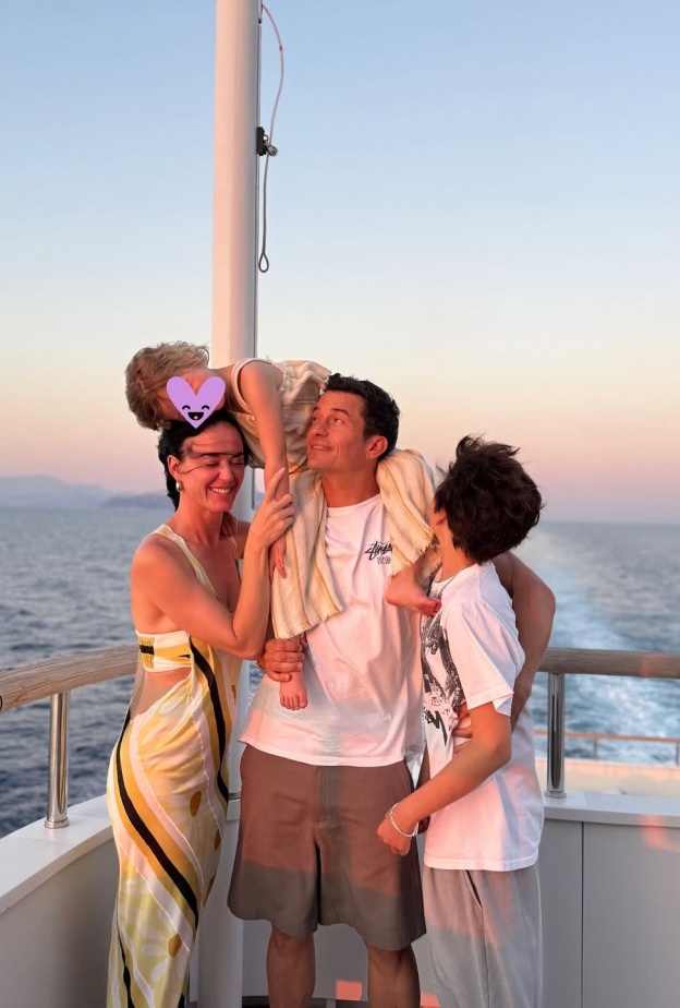 كاتي بيري بيري وأورلاندو بلوم عائلة واحدة رغم الانفصال