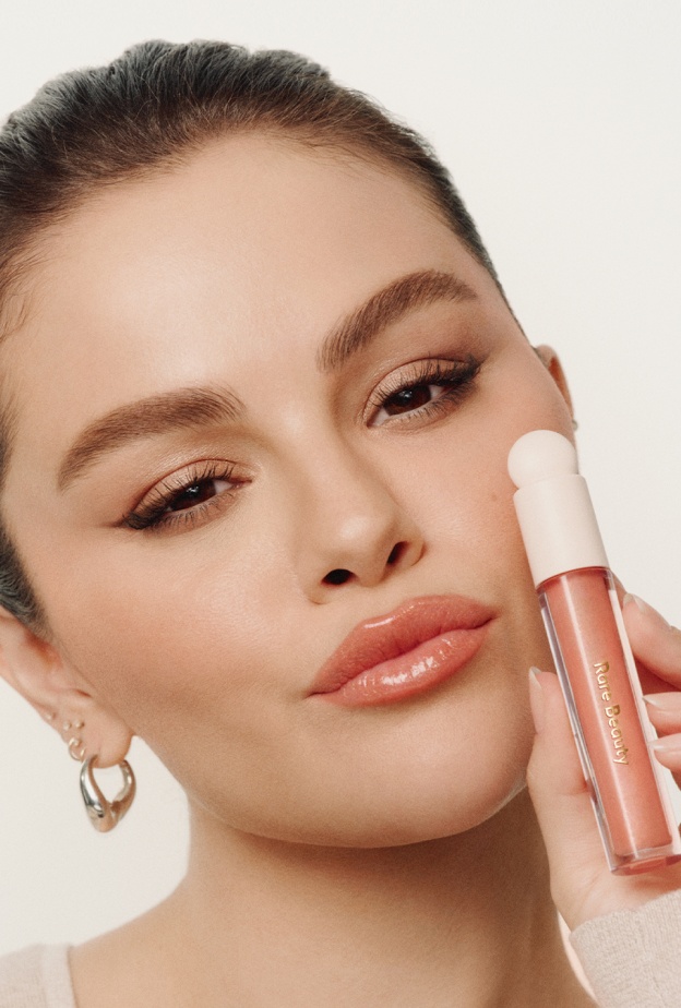 ملمّع الشفاه POSITIVE LIGHT LUMINIZING LIP GLOSS من علامة RARE BEAUTY