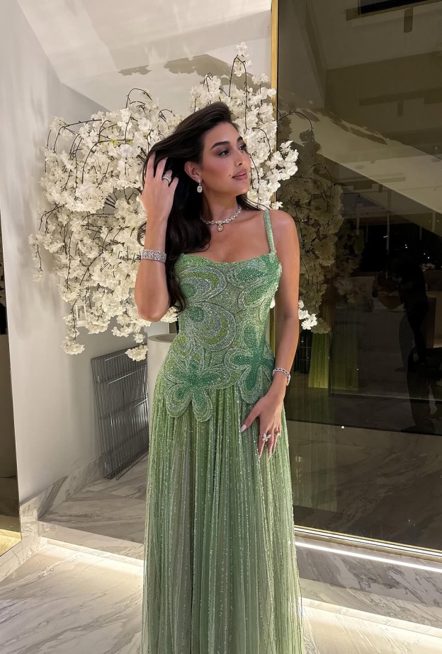 ياسمين صبري وجان بيار خوري: ثنائي الأناقة في أجمل الإطلالات الملوّنة