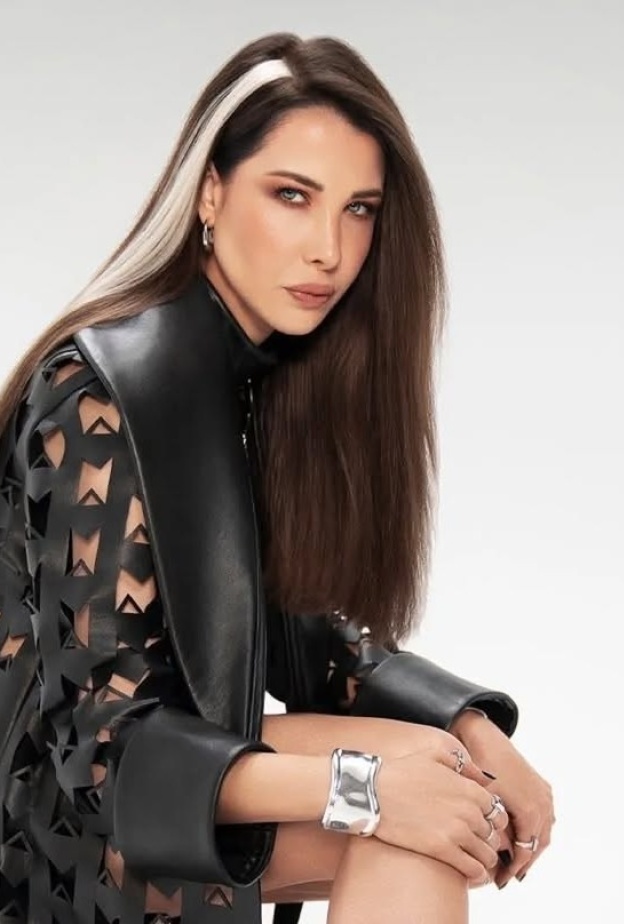 نانسي عجرم تفاجئ جمهورها بلمسة شعر جديدة في ألبوم "نانسي 11"